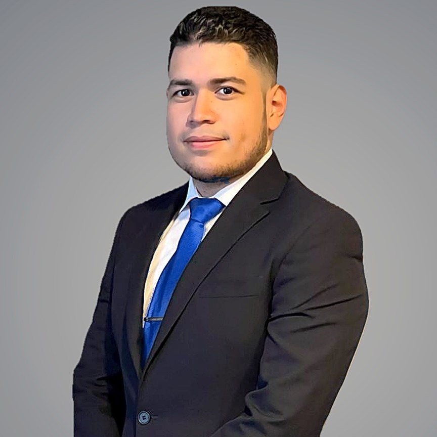 Lic. Sergio Barrientos — Fundador y Director General